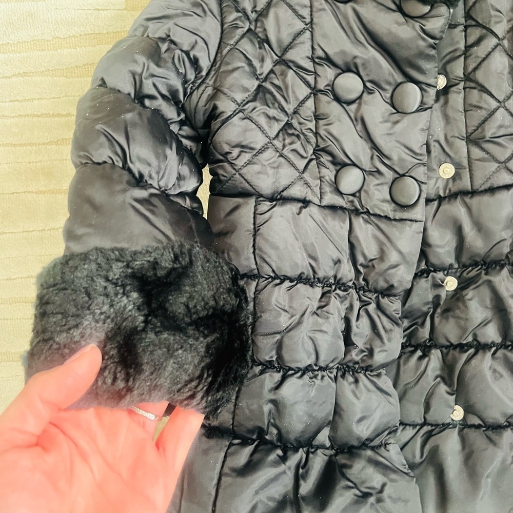 Like new Jessica Simpson black coat size 4 with faux fur cuffs and neck - Picture 4 of 6